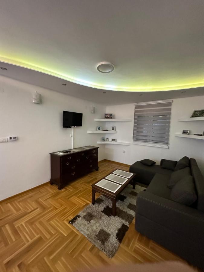 Port 1 Apartment Belgrade Exterior photo